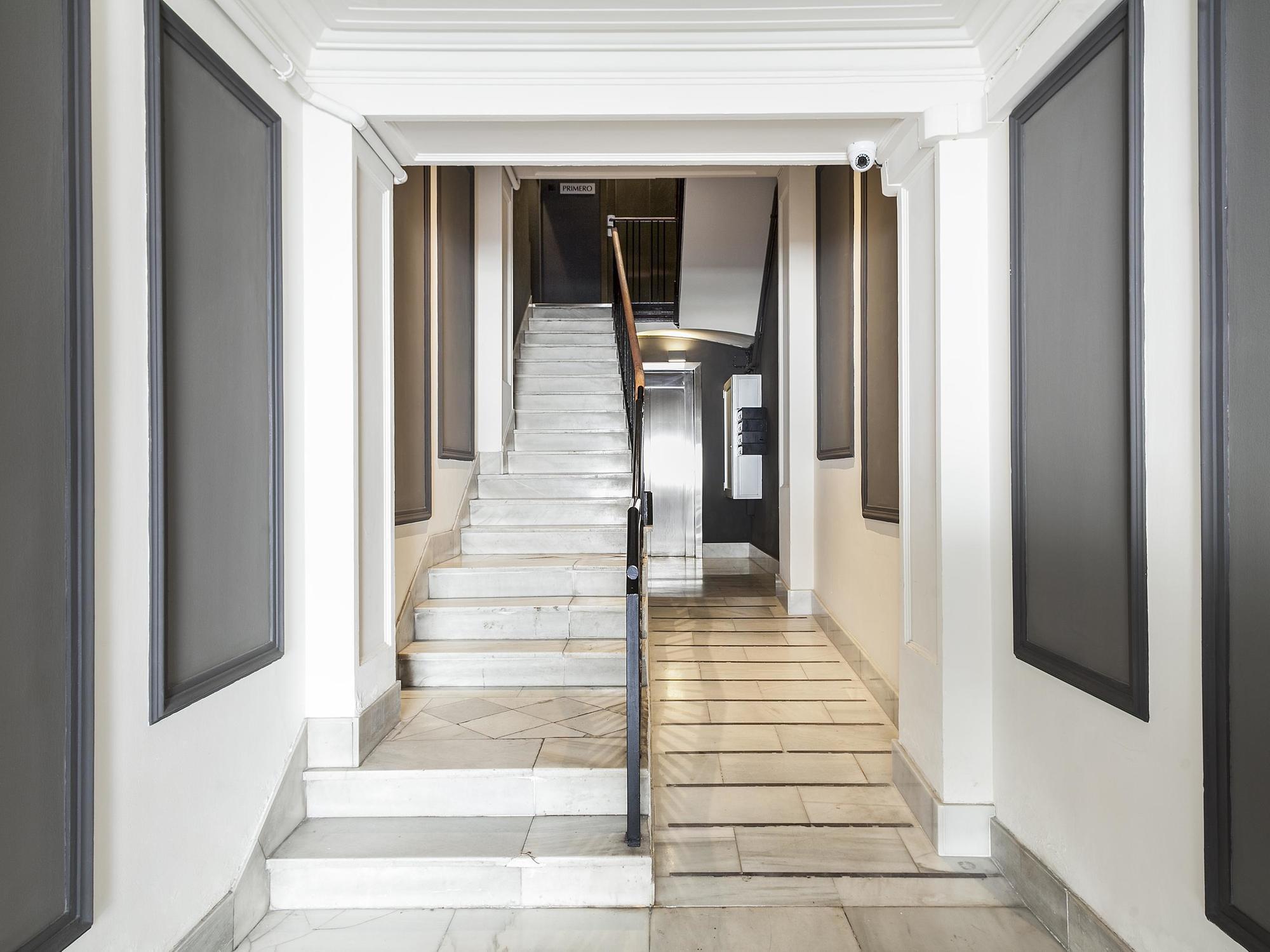 Dingdong Fira Apartments Barcelona Exterior foto