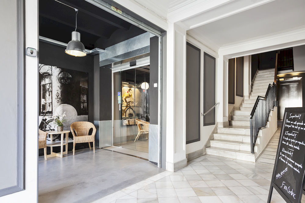 Dingdong Fira Apartments Barcelona Exterior foto